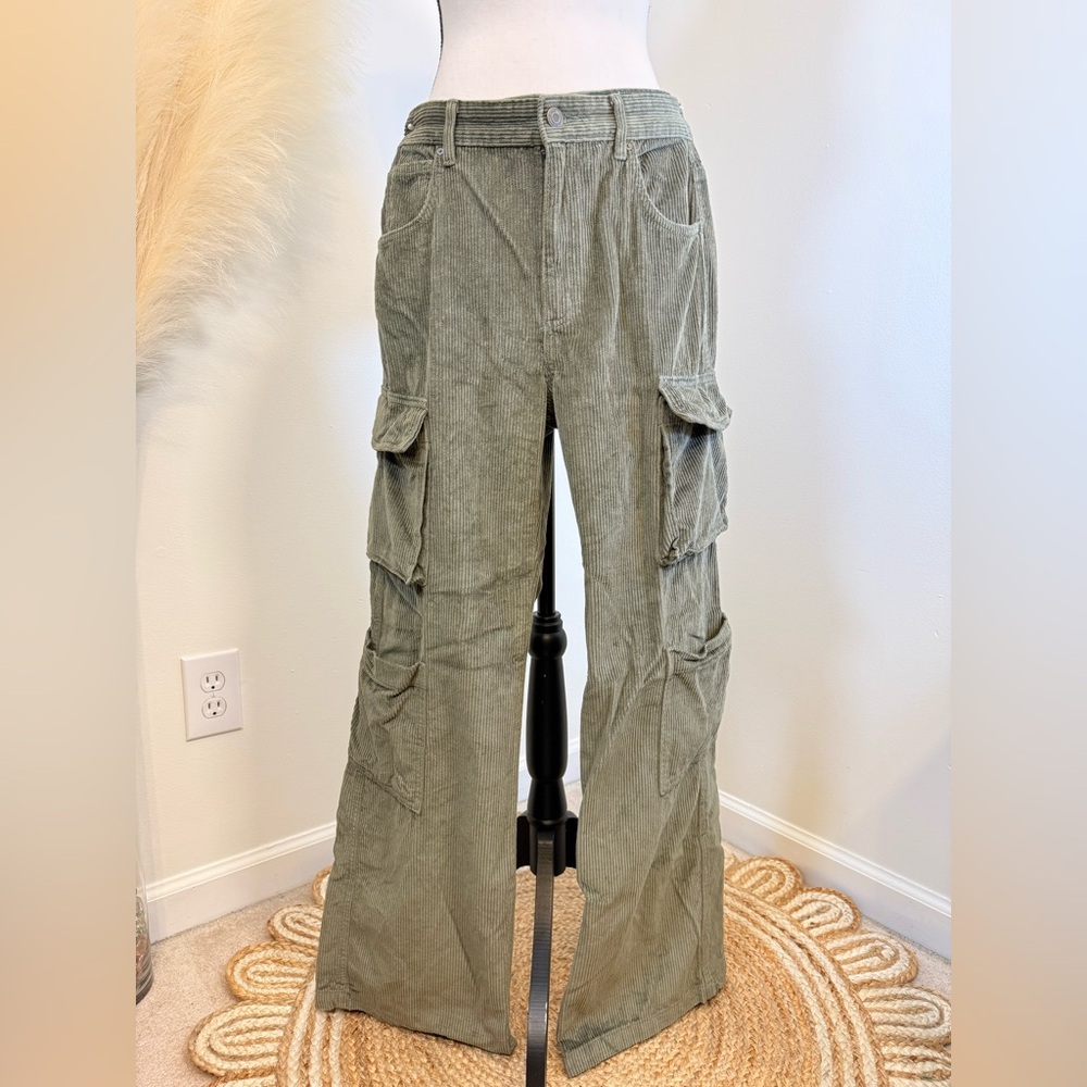 🌾 Cotton On Cord Cargo Jeans in Olive